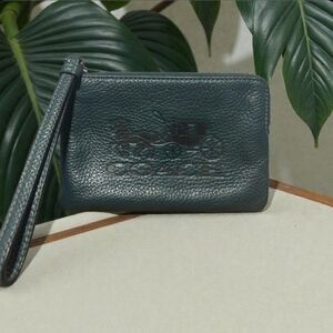 Coach Gunmetal/Forest Pebble stone Corner Zip Wristlet With Horse & Carriage